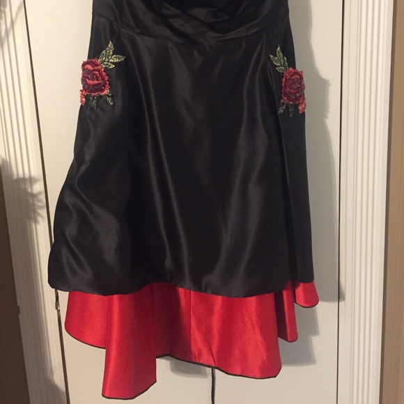 LUCCI LU FORMAL DRESS - Picture 3 of 4